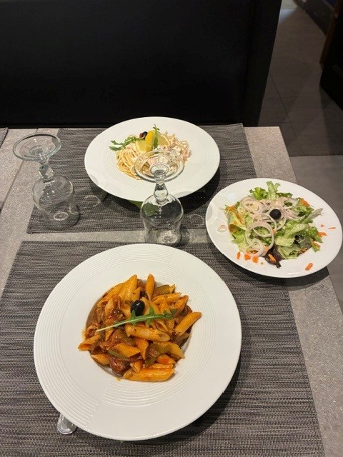 Penne Palermo,spaghetti saumon et salade 2